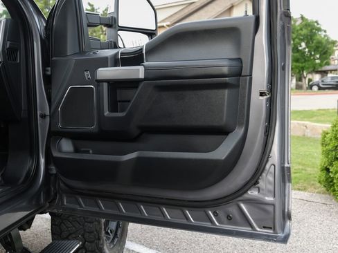 Used 2021 Ford F250 Platinum w/ FX4 Off-Road Package image 54