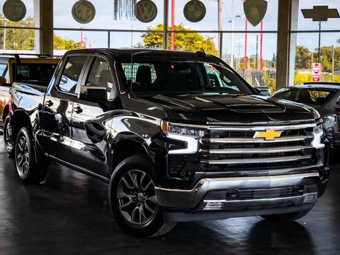 Used 2024 Chevrolet Silverado 1500 LT image 2