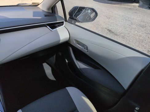 Used 2025 Toyota Corolla LE FWD image 17