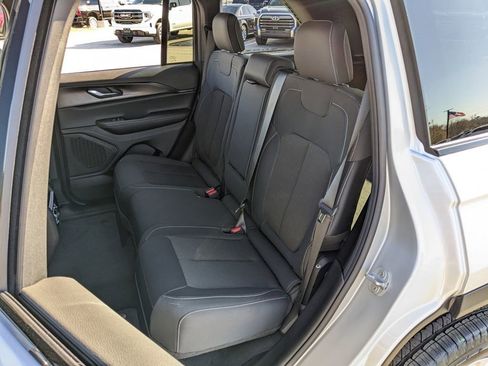 New 2025 Jeep Grand Cherokee Laredo image 34