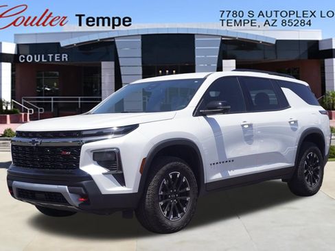 Used 2025 Chevrolet Traverse Z71 w/ Driver Confidence Package AWD/4WD image 1