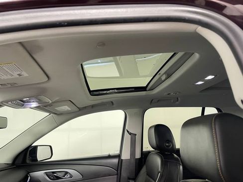 Certified 2021 Chevrolet Traverse Premier w/ LPO, Blackout Package image 18