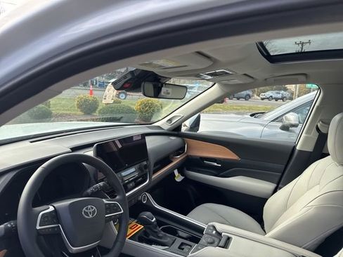 New 2026 Toyota Grand Highlander Limited image 5