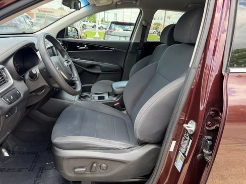Used 2019 Kia Sorento AWD V6 image 11