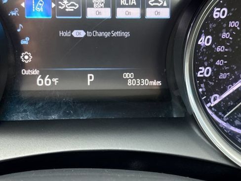 Used 2018 Toyota Camry XLE FWD image 19
