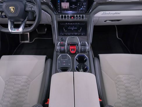 Used 2022 Lamborghini Urus image 71