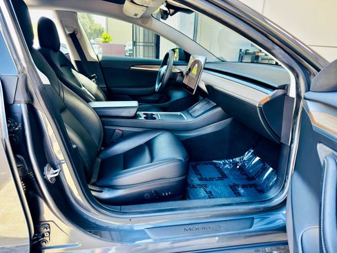 Used 2022 Tesla Model 3 Long Range AWD/4WD image 9