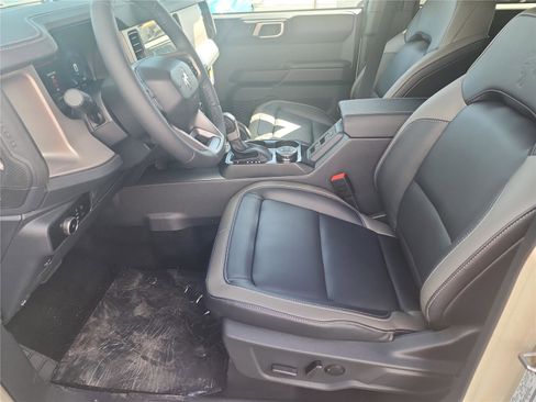 New 2026 Ford Bronco Outer Banks w/ Sasquatch Package image 14