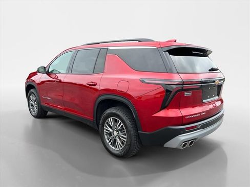 Used 2026 Chevrolet Traverse LT AWD/4WD image 3