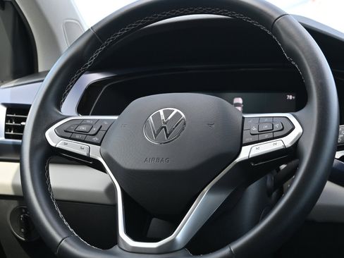 Used 2022 Volkswagen Taos SE image 22