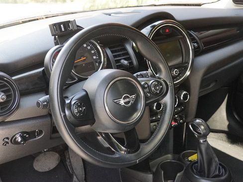 Used 2019 MINI Cooper 2-Door Hardtop w/ Premium Package FWD image 20