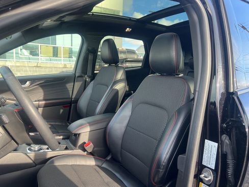 Used 2023 Ford Escape ST-Line w/ Tech Pack #1 AWD/4WD image 10