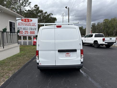 Used 2018 Nissan NV200 S image 3