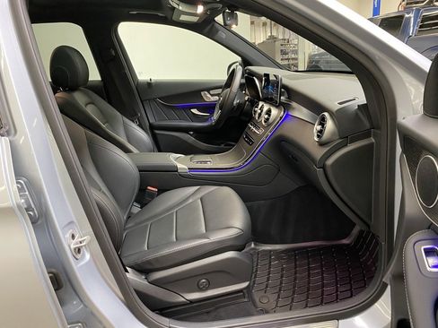 Used 2021 Mercedes-Benz GLC 300 4MATIC image 21