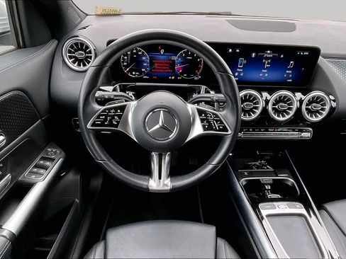 Used 2025 Mercedes-Benz GLA 250 image 6