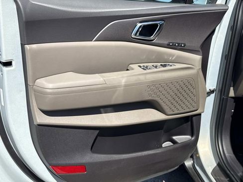 New 2026 Kia Carnival EX image 11