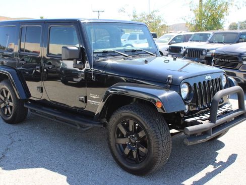 Used 2015 Jeep Wrangler Unlimited Sahara AWD/4WD image 3