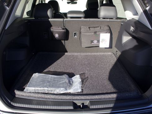 New 2026 Volkswagen Tiguan SE image 30