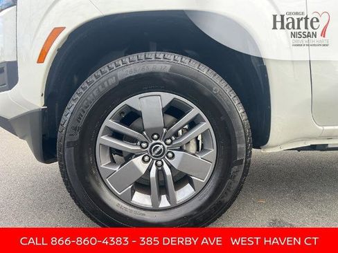 Certified 2025 Nissan Frontier SV image 19