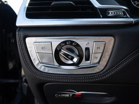 Used 2016 BMW 750i w/ M Sport Package image 38