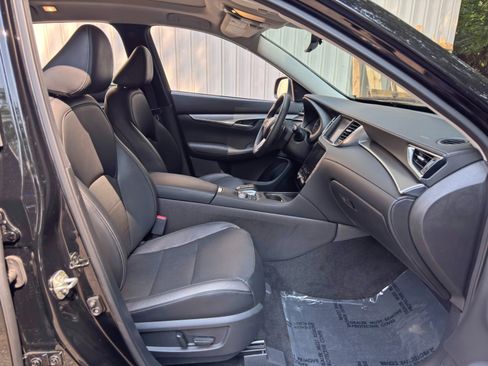 Used 2023 INFINITI QX50 Luxe FWD image 15