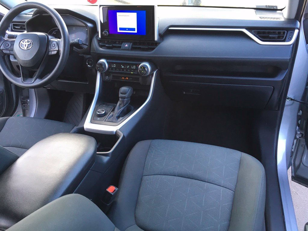 Used 2025 Toyota RAV4 XLE AWD/4WD image 29