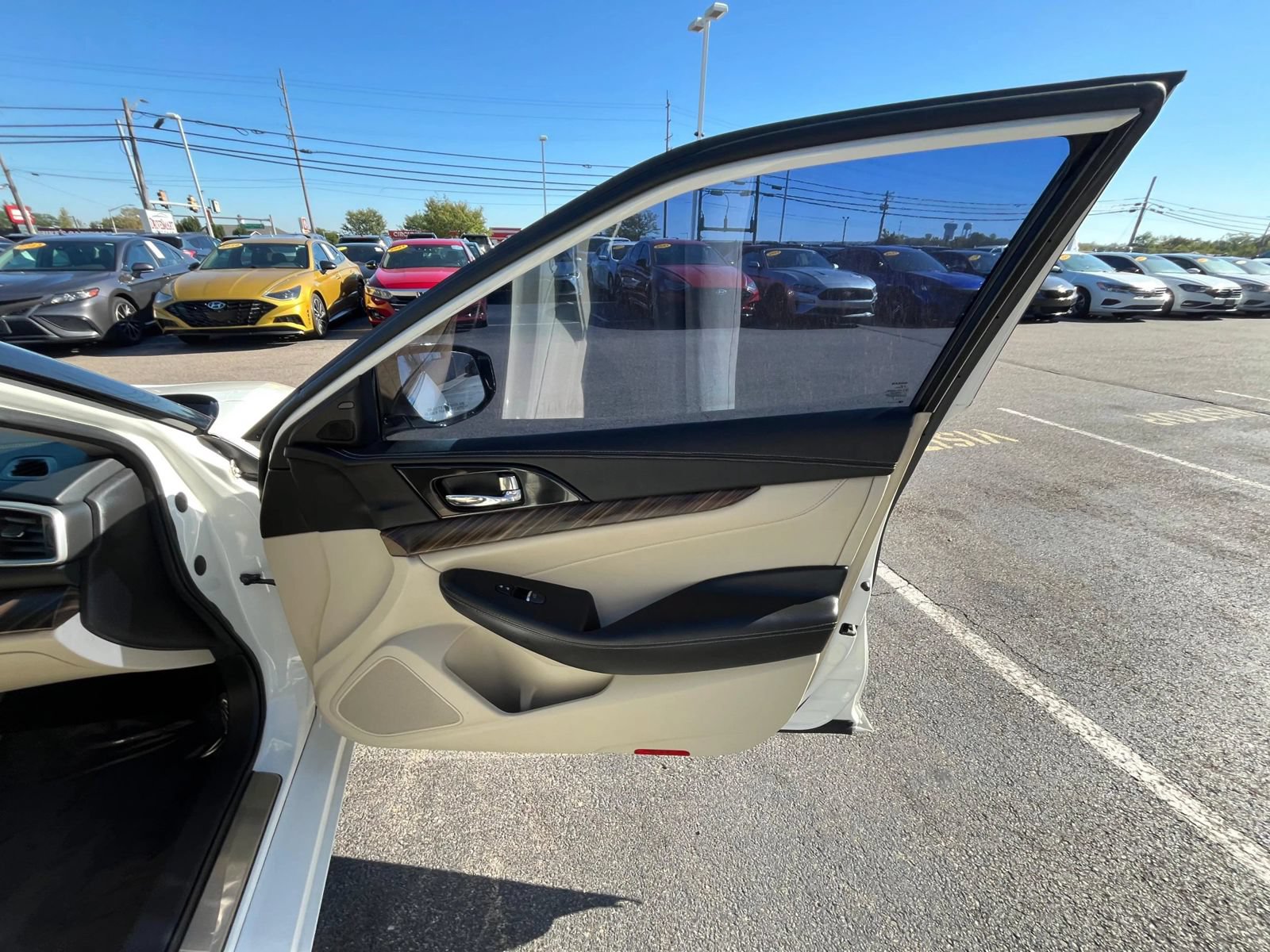 Used 2016 Nissan Maxima Platinum FWD image 38