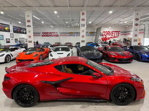 Used 2025 Chevrolet Corvette Z06 RWD image 5