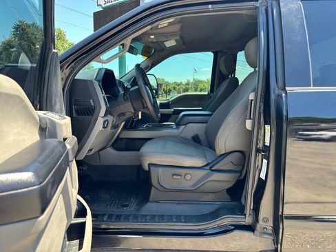 Used 2020 Ford F350 XLT w/ Camper Package AWD/4WD image 9