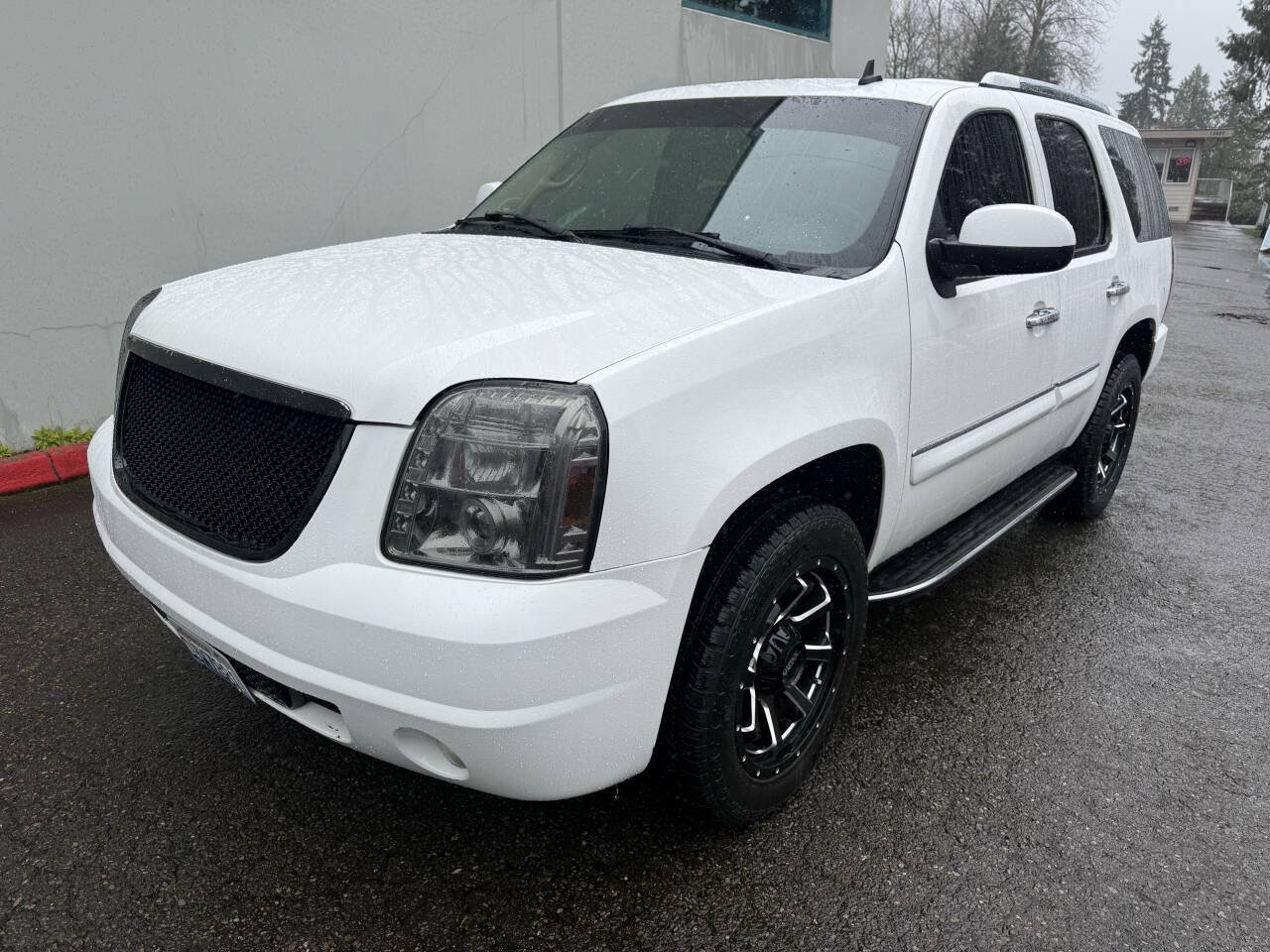 Used 2007 GMC Yukon Denali AWD/4WD image 1