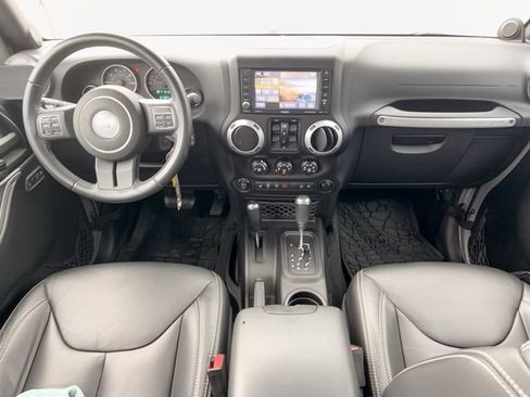 Used 2014 Jeep Wrangler Unlimited Sahara w/ Mopar Chrome Edition Group AWD/4WD image 28