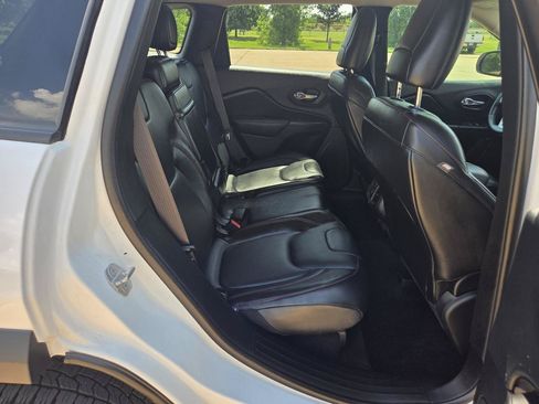Used 2014 Jeep Cherokee Trailhawk w/ Comfort/Convenience Group AWD/4WD image 10