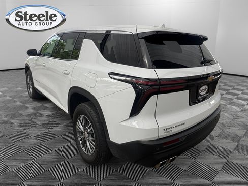 Certified 2024 Chevrolet Traverse LS FWD image 3