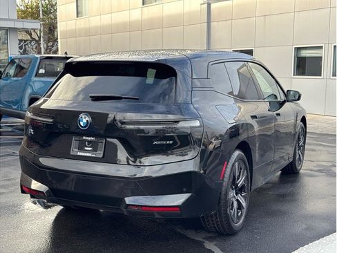Used 2023 BMW iX xDrive50 w/ Sport Package image 5