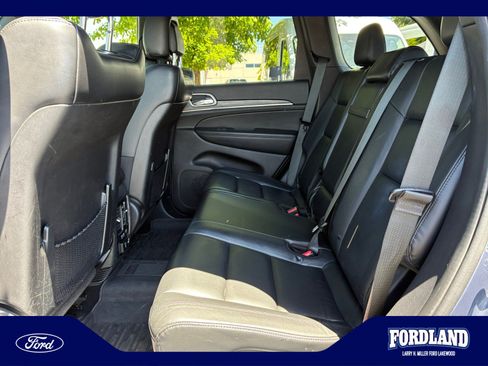 Used 2020 Jeep Grand Cherokee Limited w/ Trailer Tow Group IV AWD/4WD image 17