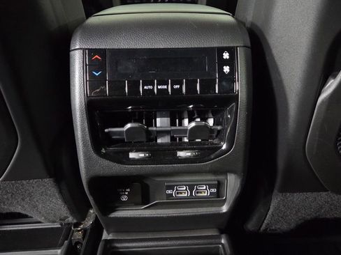 Used 2022 Jeep Grand Cherokee L Altitude image 32