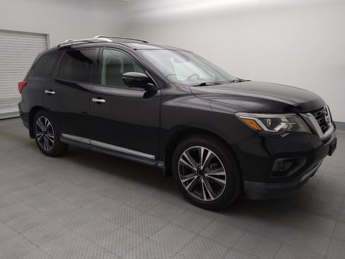 Used 2017 Nissan Pathfinder Platinum w/ Family Entertainment Package FWD image 11