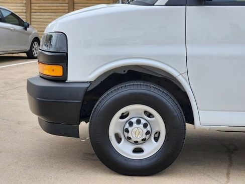 Used 2025 Chevrolet Express 3500 LS RWD image 14
