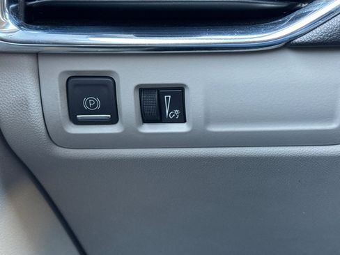 Used 2023 Cadillac XT4 Premium Luxury image 30