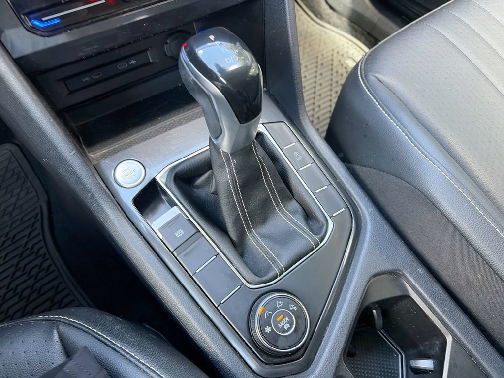 Used 2023 Volkswagen Tiguan SE AWD/4WD image 21