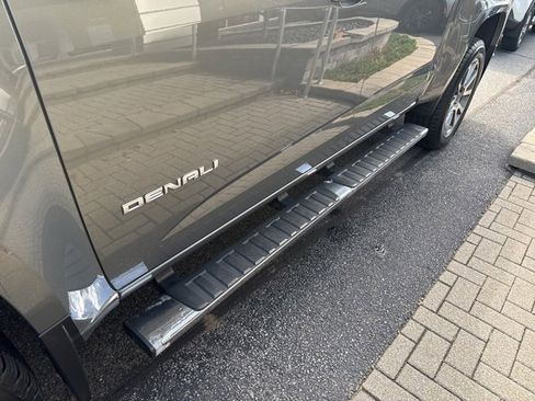 Used 2018 GMC Canyon Denali image 6