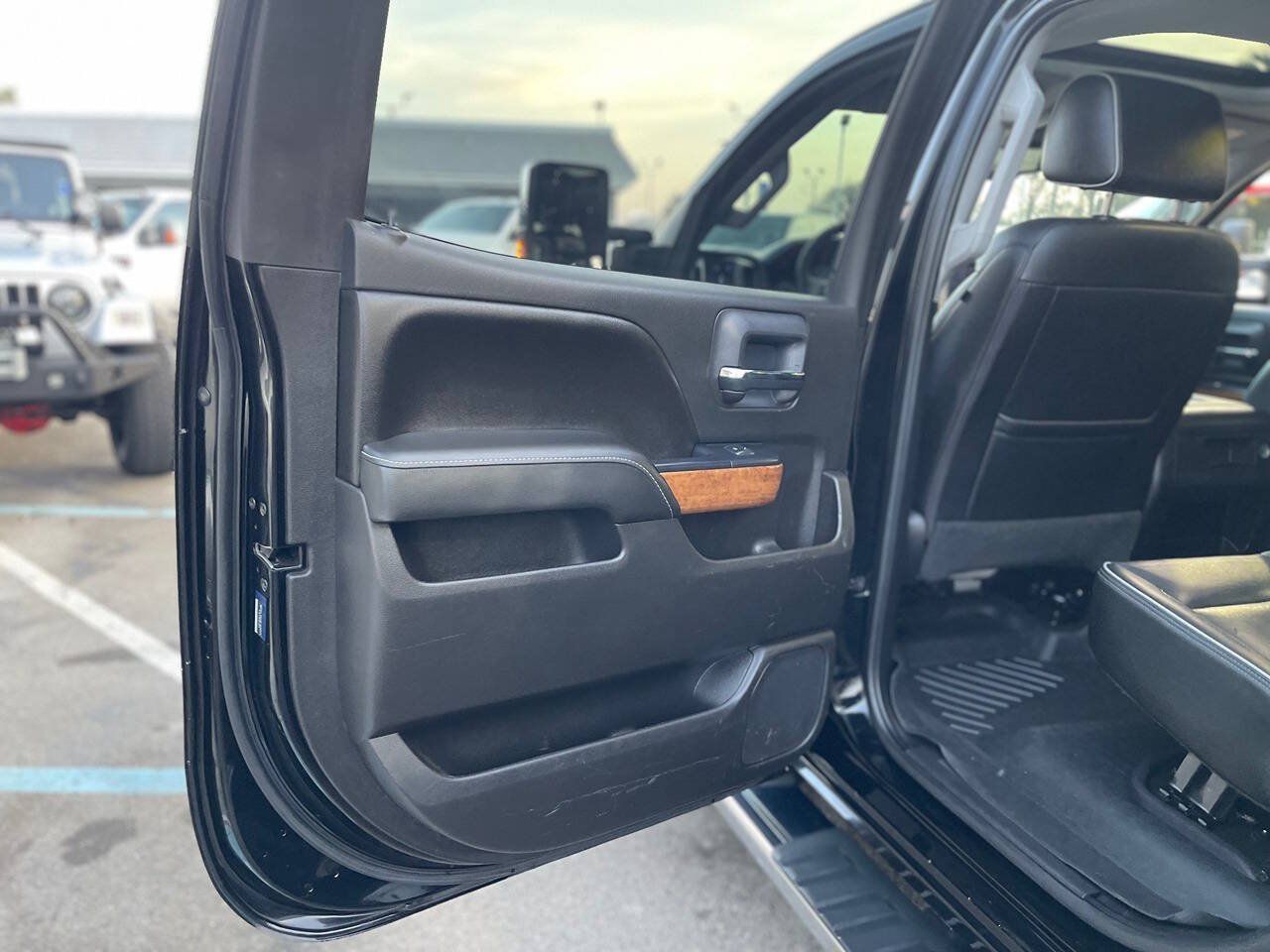 Used 2017 Chevrolet Silverado 3500 High Country w/ Duramax Plus Package AWD/4WD image 49