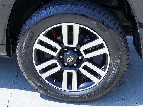 Used 2018 Toyota 4Runner Limited AWD/4WD image 13