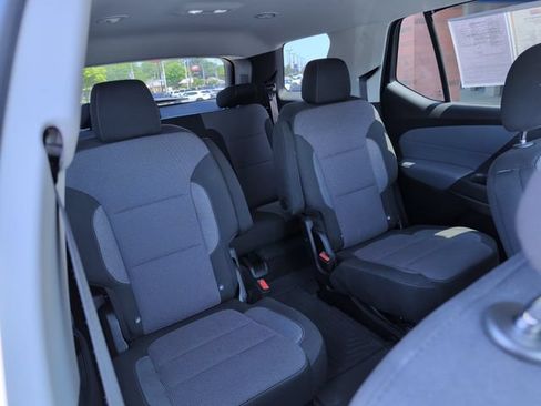 Used 2020 Chevrolet Traverse LT w/ Driver Confidence II Package AWD/4WD image 4