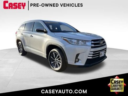 Used 2017 Toyota Highlander XLE image 1