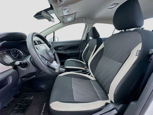 Used 2022 Nissan Versa SV image 13