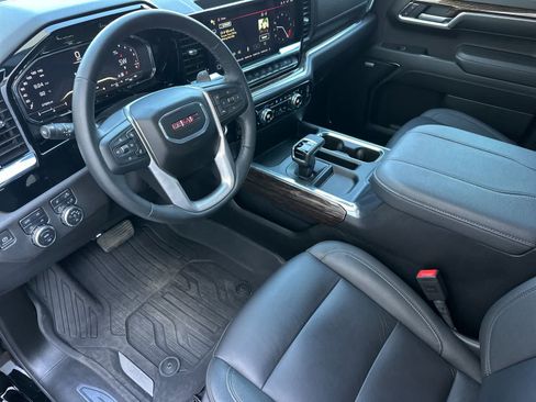 Used 2024 GMC Sierra 1500 Elevation w/ Elevation Premium Package AWD/4WD image 11