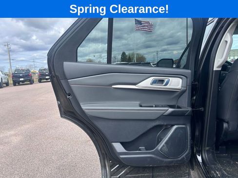 Used 2026 Ford Explorer Active AWD/4WD image 16