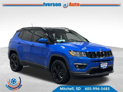 Used 2018 Jeep Compass Latitude w/ Popular Equipment Group AWD/4WD image 1