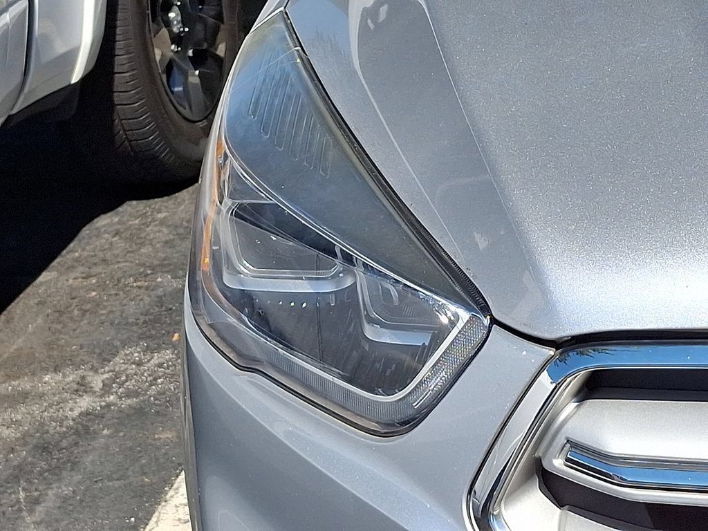 Used 2018 Ford Escape Titanium AWD/4WD image 3